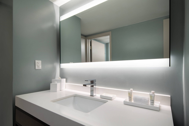 Bathroom 5, Torrance Marriott Redondo Beach, Los Angeles