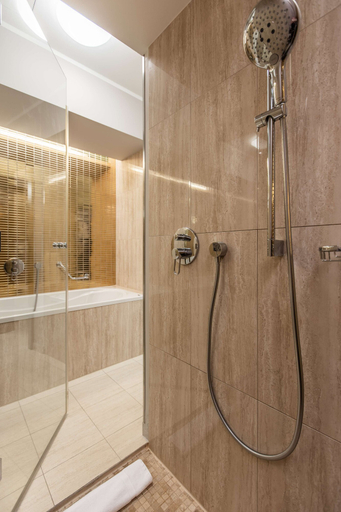 Bathroom 4, Radisson Blu Hotel, Prague, Praha 1