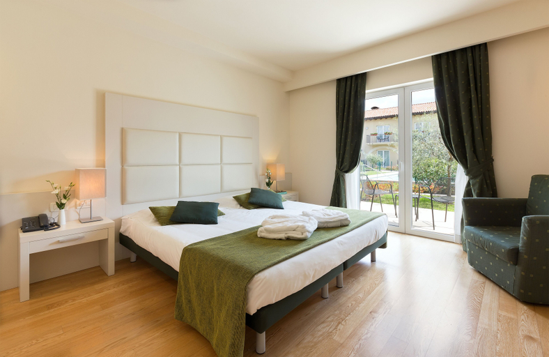 Bedroom 4, Leonardo Hotel Lago di Garda – Wellness and Spa, Verona
