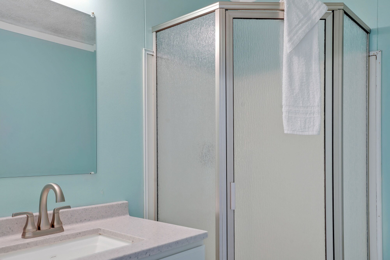 Bathroom 4, Admiral's Quarter, New Hanover