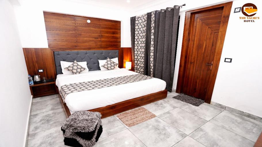 Bedroom 2, The Yachi's, Garhwal