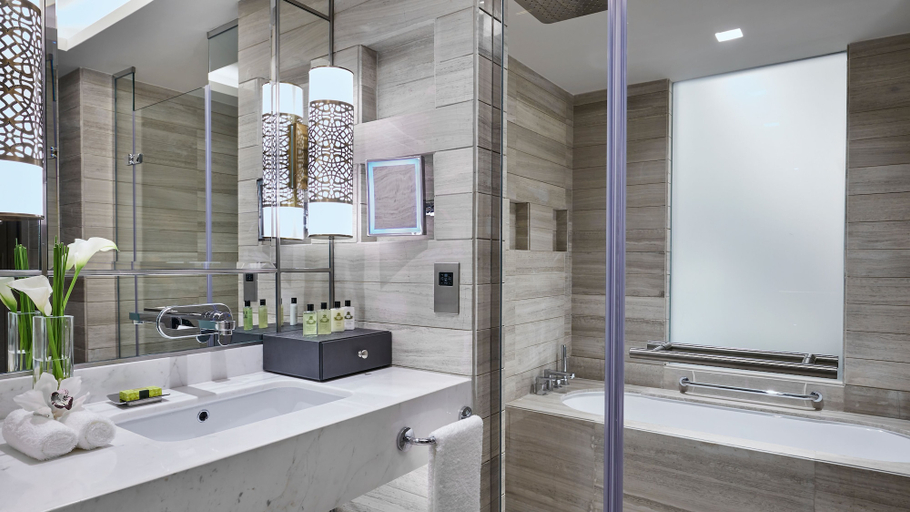 Bathroom 5, InterContinental Hotels DOHA BEACH & SPA by IHG, Doha