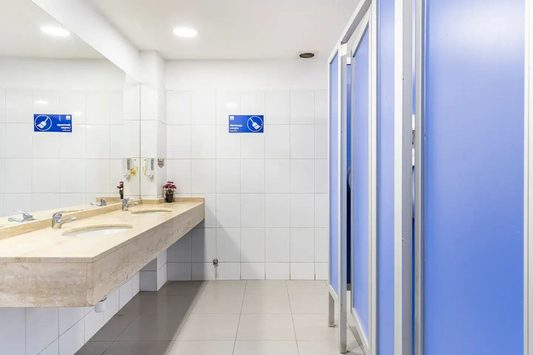 Bathroom 4, Hostal mancora, Santiago