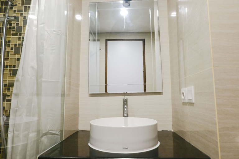 Bathroom 4, Good Deal Studio Apartment At Green Kosambi Bandung, Bandung
