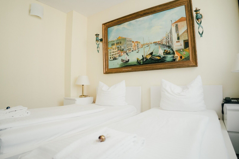 Bedroom 4, Hotel St. Georg, Düsseldorf