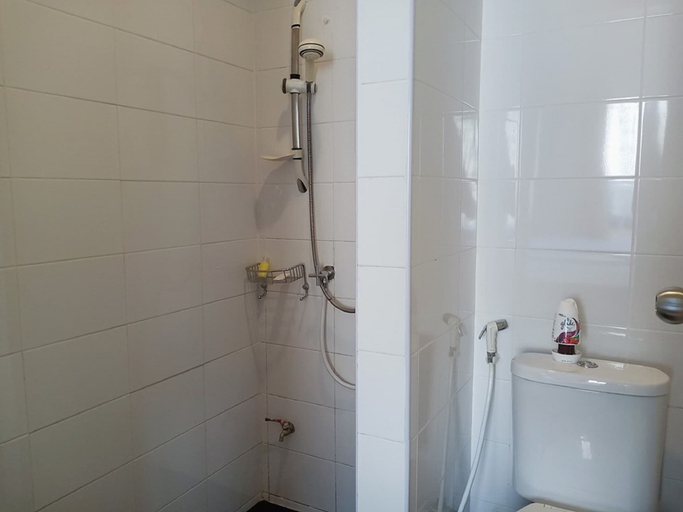 Bathroom 5, Chino Town Gallery Alley, Phuket Island