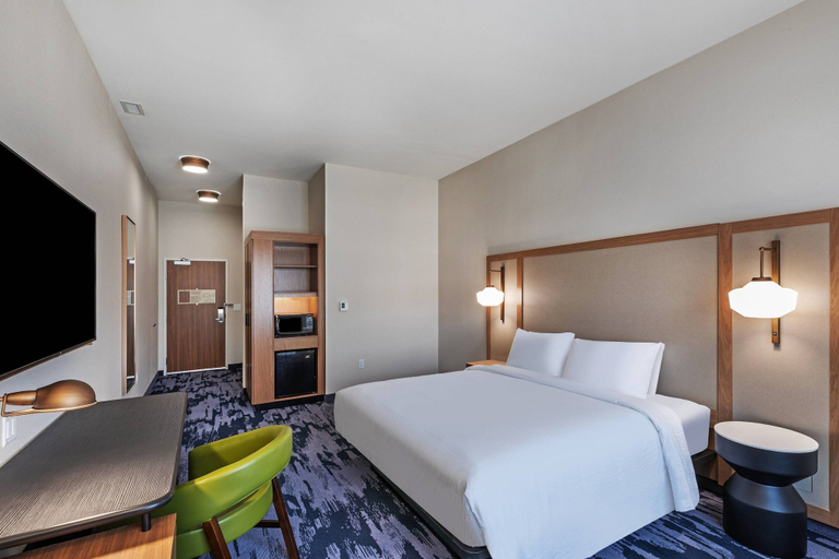 Bedroom 3, Fairfield Inn & Suites by Marriott Aberdeen, Brown