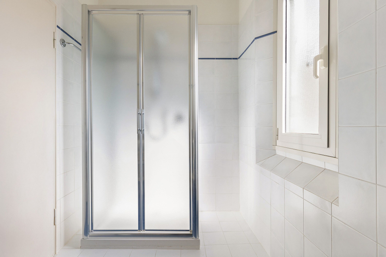 Bathroom 3, Irnerio Apartments by Wonderful Italy, Bologna