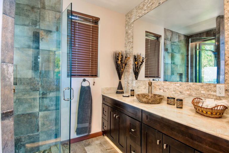 Bathroom 4, MyALL Tortola