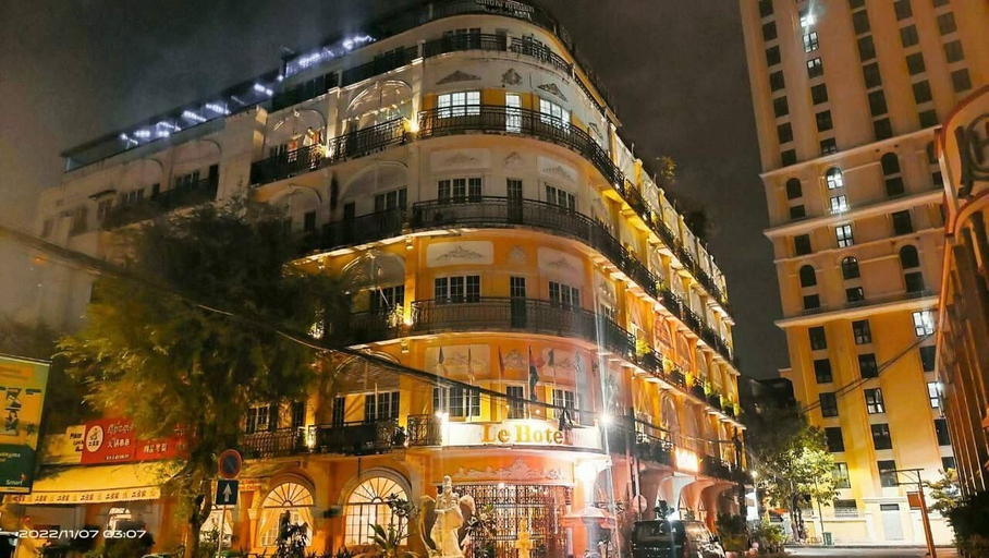 Exterior & Views