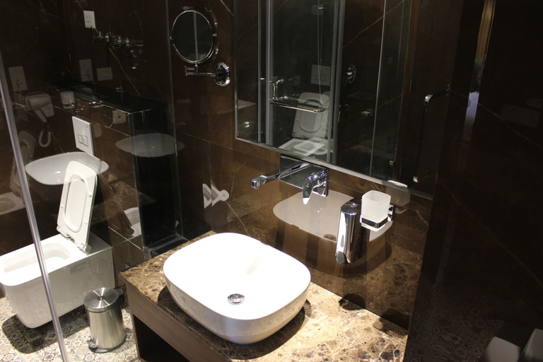 Bathroom 3, WelcomHeritage Grand Srinagar, Srinagar