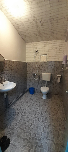 Bathroom 4, Wind Valley Farmstay, Ranau