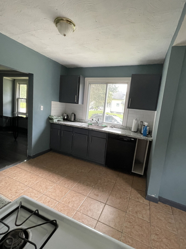 Others 4, Pontiac House for a short term rent, Oakland