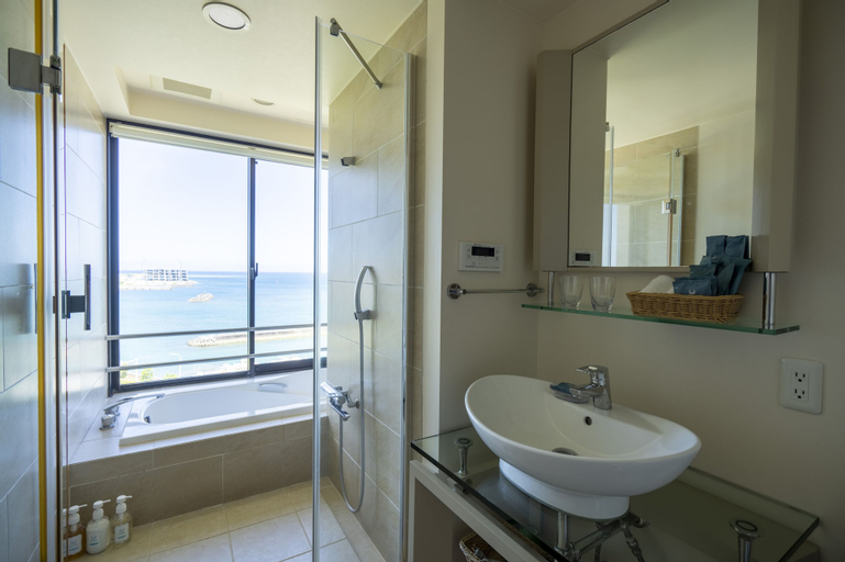 Bathroom 10