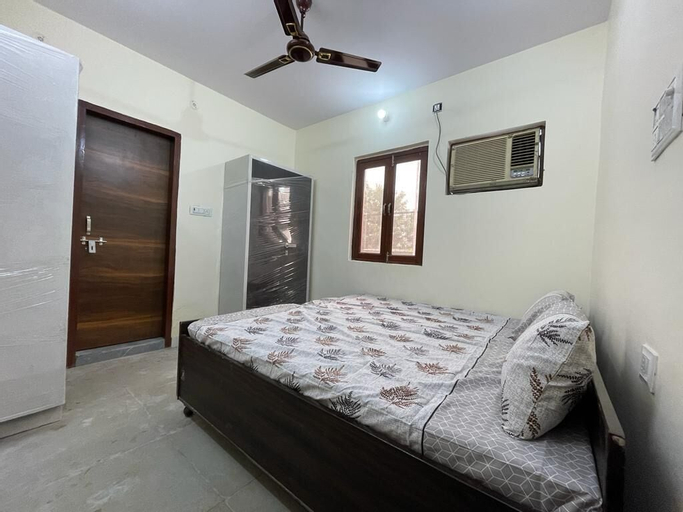 Bedroom 2, Roomshala 125 Hotel Maharaja, West