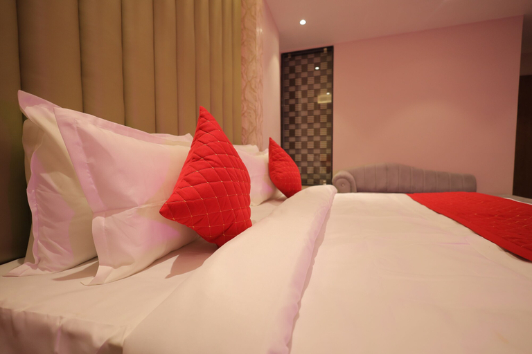Bedroom 2, Hotel Taj Crown Plaza, Agra