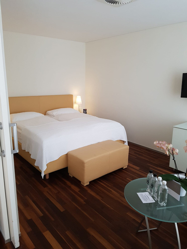 Bedroom 30