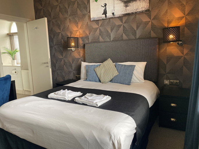 Bedroom 4, The White Swan, Leeds