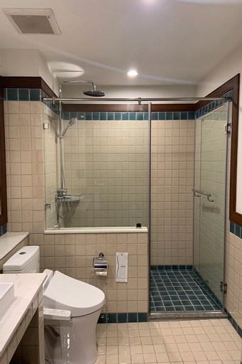 Bathroom 15