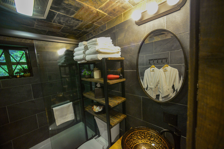 Bathroom 3, Vikings Villages Resort, Windham