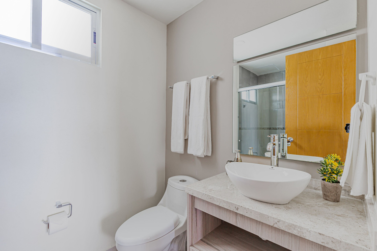 Bathroom 3, Luxury 2 Bedroom Apartments, Benito Juárez