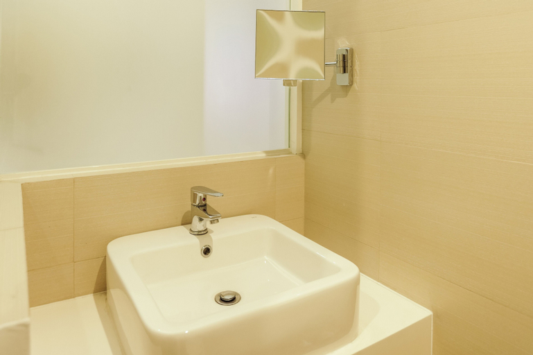 Bathroom 13