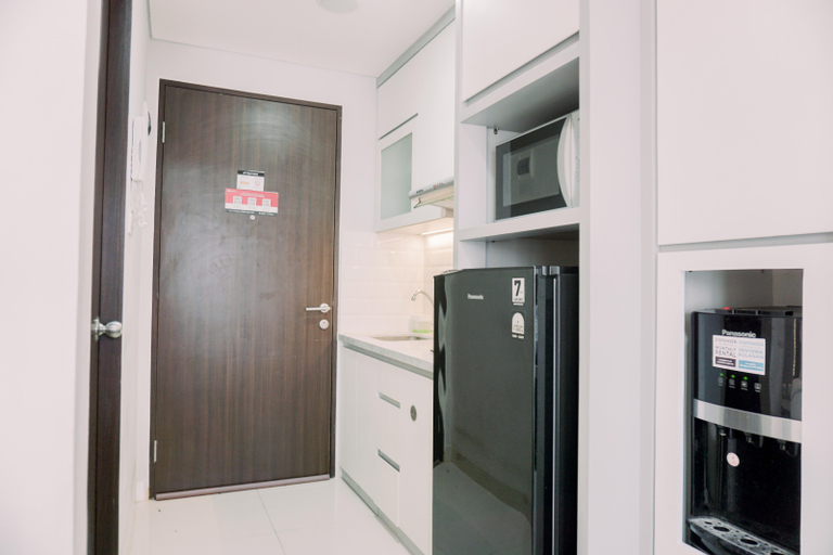 Others 2, Restful and Well Furnished Studio Transpark Bintaro Apartment By Travelio, Tangerang Selatan
