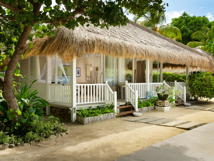 Exterior 8