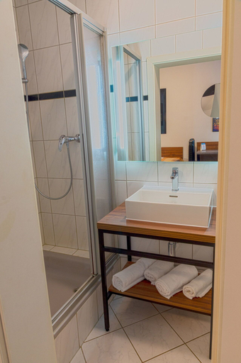 Bathroom 5, Trip Inn City Hotel Giessen, Gießen