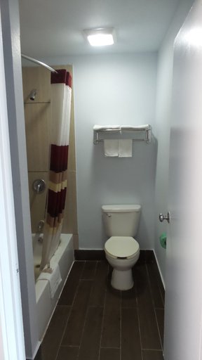 Bathroom 4, Budget Inn Alexandria, Rapides