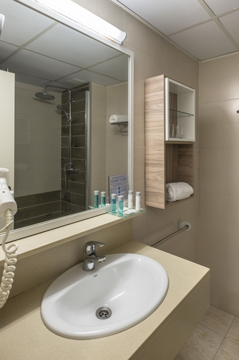 Bathroom 4, Hotel Rosamar Garden Resort, Girona