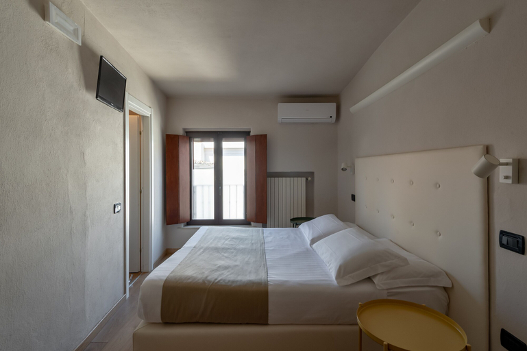 Bedroom 3, Residenza Ca' Tazzoli , Mantegna Hotels, Mantua