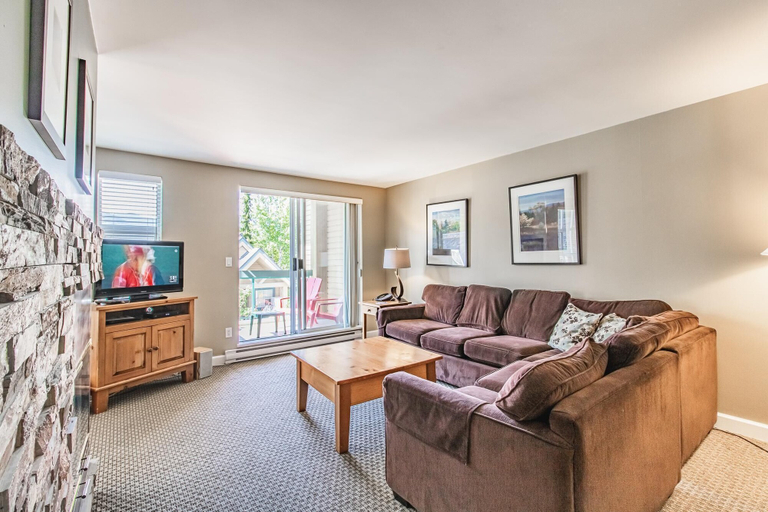Others 5, Elevate Real Estate Management Snowbird - 205, Squamish-Lillooet
