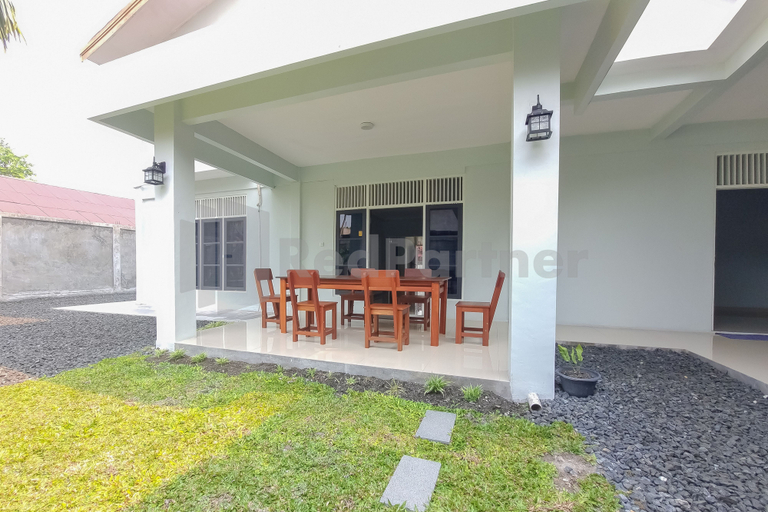 Exterior & Views 5, Semeru Guest House Mitra RedDoorz, Palangkaraya