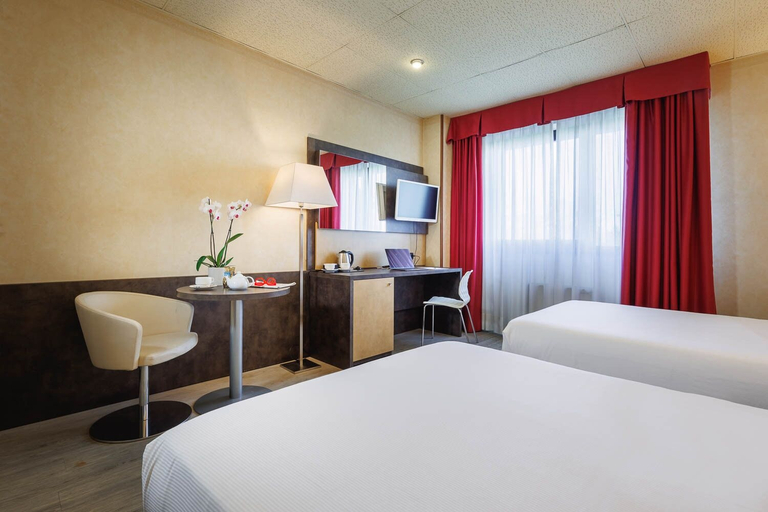 Bedroom 1, JR Hotels Bologna Amadeus, Bologna