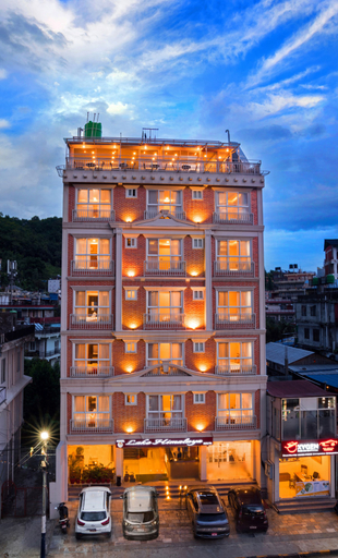 Exterior & Views