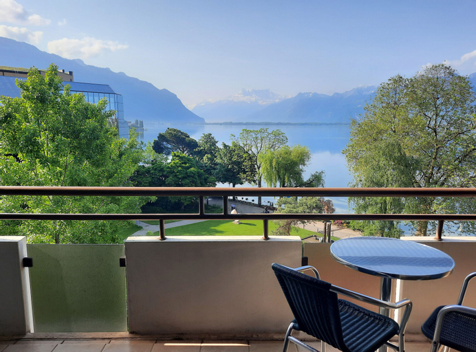 Exterior & Views 29