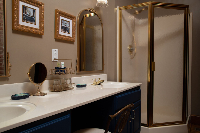 Bathroom 3, Hotel Galena, Jo Daviess