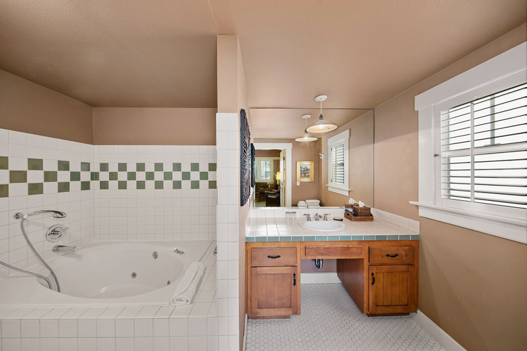Bathroom 2