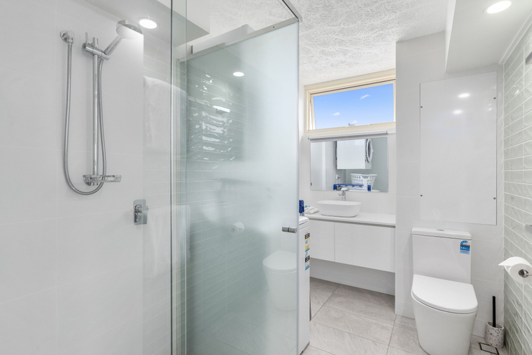 Bathroom 4, 84 The Spit Holiday Apartments, Maroochy - Mooloolaba