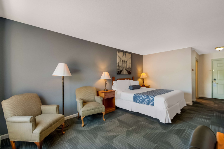 Bedroom 3, Surestay Plus By Best Western Berkeley Springs, Morgan