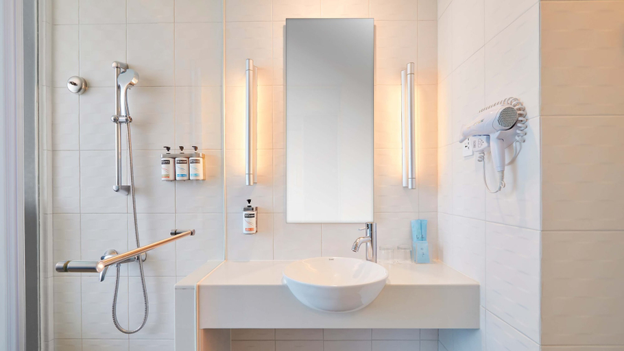 Bathroom 5, Holiday Inn Express TAICHUNG PARK by IHG, Taichung