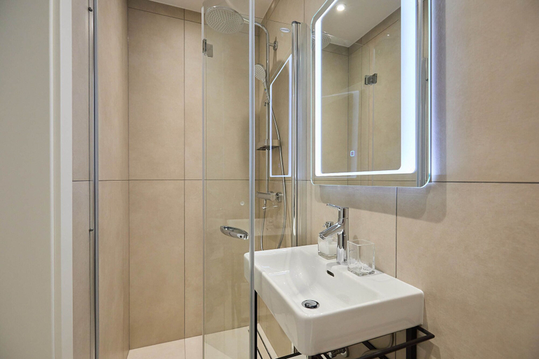 Bathroom 4, Hedera Estate, Hedera A32, Dubrovnik