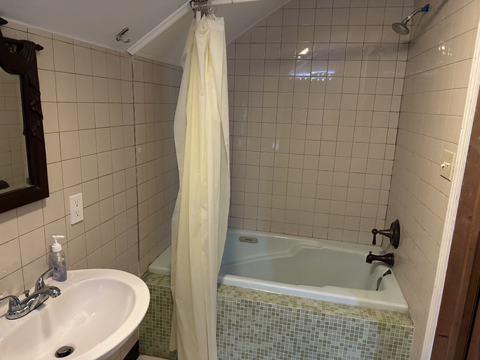 Bathroom 4, Oakview Bed and Breakfast, Orleans