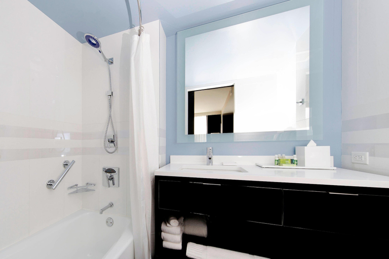 Bathroom 4, Residence Inn by Marriott New York Manhattan/Central Park, New York