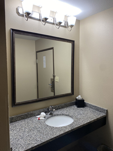 Bathroom 4, Super 8 by Wyndham Independence KS, Montgomery