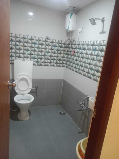 Bathroom 4, Hotel Shreeji's, Gandhinagar