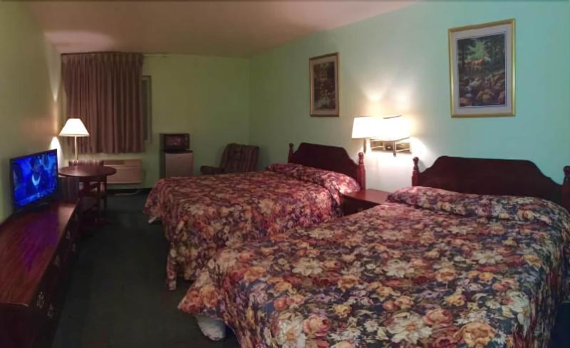 Bedroom 2, Highland Inn Peculiar, Kansas City