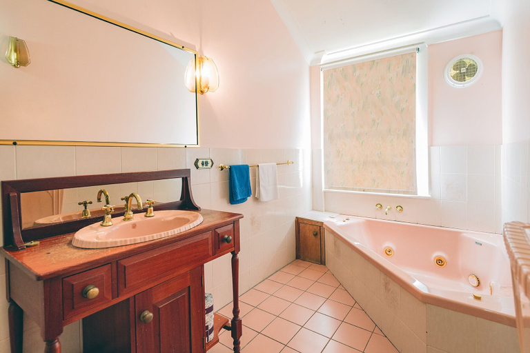 Bathroom 3, Fitzroy Motor Inn Grafton, Clarence Valley- Grafton