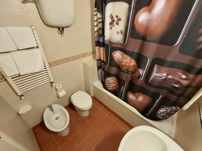 Bathroom 5, Chocohotel, Perugia
